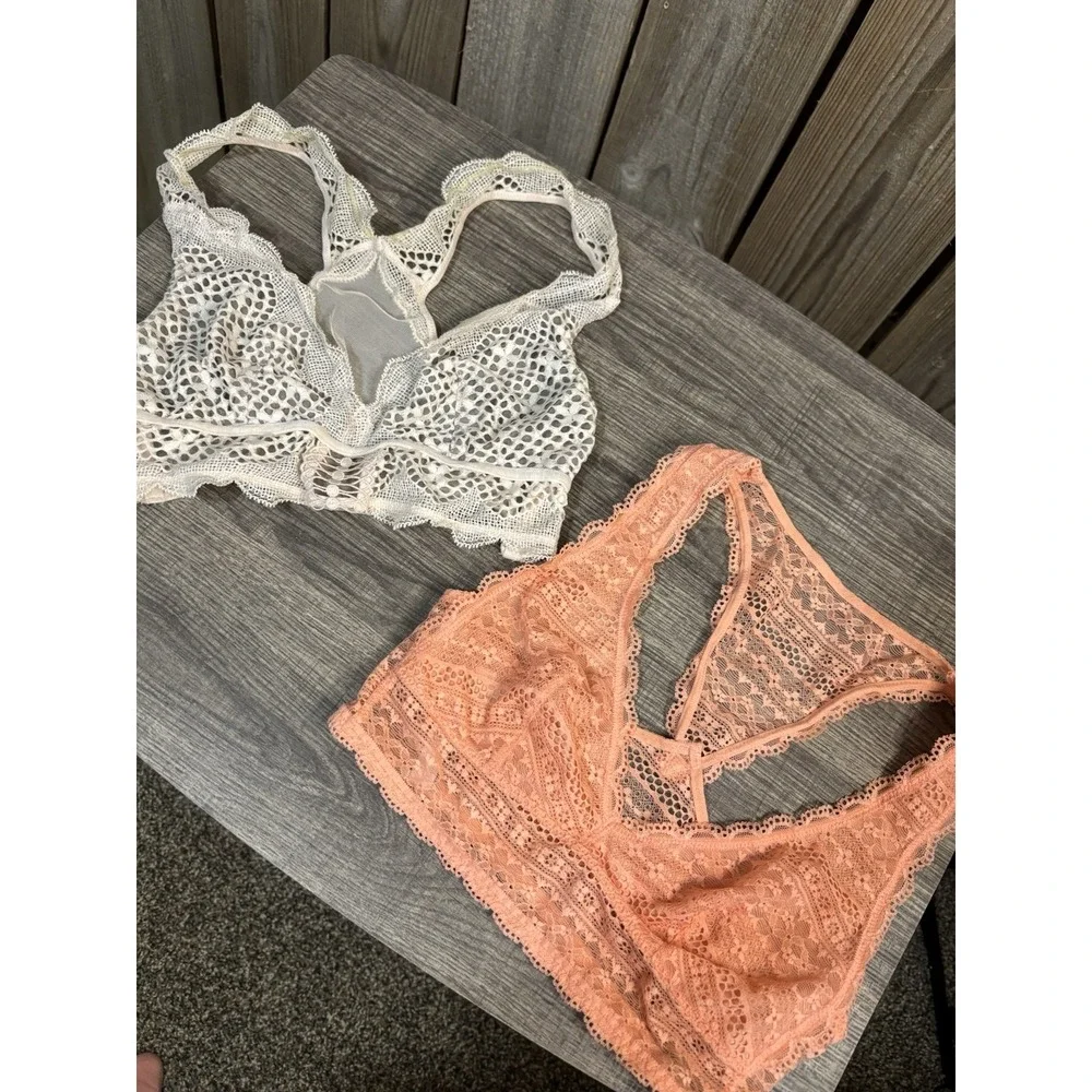 Lot of 2 Victoria's Secret Lace Bralettes XS‎ Wireless Unlined Cream Peach